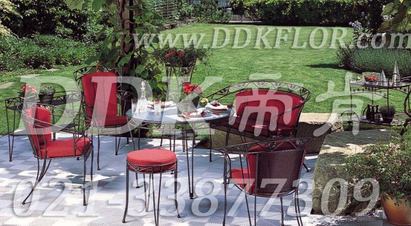 灰白鋪裝_戶外花園地面鋪塑膠地磚樣板圖片,帝肯(DDK)_8100_T550（室外花園地面材料）效果圖，戶外地磚,戶外地板,戶外花園地磚,pvc戶外地板,塑料戶外地板,幼兒園戶外地墊,幼兒園戶外地板,戶外地墊,戶外地毯,戶外地膠,戶外塑料地板,戶外塑膠地毯,戶外花園地板,戶外草坪地墊,戶外防滑墊,花園戶外地板,陽臺戶外地板,入戶花園地板,入戶花園地面,室外花園地磚,花園地板磚,露臺花園裝修,室外地板膠,室外地磚,室外地膠,室外塑料地板,室外塑膠地板,室外鏤空拼裝地板,室外防水地板,室外防滑地墊,室外生態地板,室外環保地板,室外防腐地板,室外陽臺地板,室外陽臺磚,室外露臺地磚,室外露臺裝修,幼兒園室外地膠