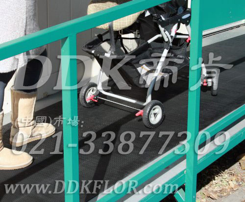 坡道地面防滑地毯材料（2）樣板圖片,帝肯(DDK)_S450_660（室外地面防滑地毯材料）效果圖,安全通道用地板,走道地毯,走道地墊,通道地毯,通道防滑墊,過道地毯,過道防滑墊