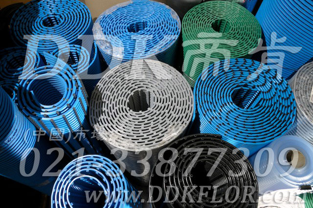 灰綠黑多色通底型防滑防疲勞毯（12）樣板圖片,帝肯(DDK)_1900（Comfort|康福特）效果圖，pvc防水地墊,pvc防滑卷材,z字型疏水墊,室外防水地板,塑膠透水地板,排水地墊,排水地板,排水防滑墊,泄水型地板磚,漏水地墊,漏水地膠,漏水橡膠墊,漏水防滑墊,疏水板,疏水墊,疏水型抗疲勞地墊,疏水地墊,疏水地席,疏水地毯,疏水防滑墊,疏水防滑地墊,疏水磚,耐油耐水地墊,透水地墊,透水地板膠墊,防水地墊,防水地毯,防水地膠墊,防水墊,防水防滑墊,防滑隔水墊,隔水地墊,隔水地板,隔水材料,工業耐油地墊,耐油地墊,耐油工業橡膠墊,耐油橡膠地墊,耐油膠墊,耐油橡膠墊,耐油防滑地墊,耐油防滑墊,重型防滑耐油墊,防油地墊,防油防滑墊,塑料防滑網格墊,塑料網格扳,塑料網格防滑地墊,工業用格柵地墊,柵格地墊,網格地墊,網格塑料地板墊,網格塑料墊,網格防滑墊,網格地板,防滑塑料網格,網孔地墊,網眼防滑,網狀防滑墊,網狀地毯