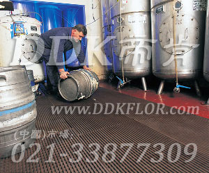 黑色_工廠車間地面防壓耐磨材料鋪設（2）樣板圖片,帝肯(DDK)_9900_9979（工廠倉庫車間地面材料）效果圖，工業用格柵地墊,柵格地墊,耐油地墊,耐油膠墊,耐油防滑地墊,耐油防滑墊,耐油耐水地墊,重型防滑耐油墊,工業耐油地墊,耐壓地板,耐壓耐磨地毯,耐重壓地墊,耐重壓地板,抗壓地墊,抗壓地板,pvc承重地板,車間防滑地墊,車間防滑墊,車間防砸地板,工廠防滑地墊,工廠防滑墊