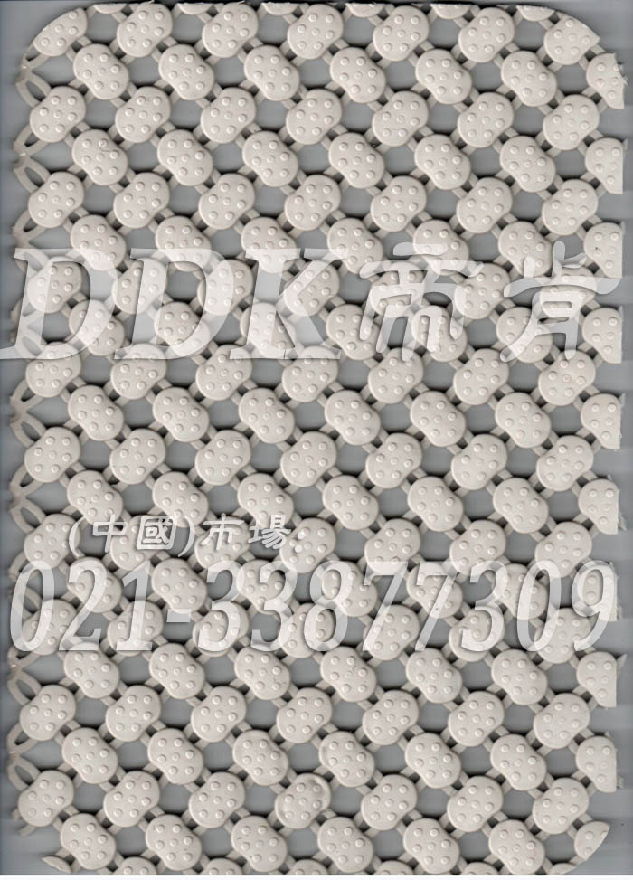 卡其色_橢圓表面_互扣式網孔防滑地膠（7）樣板圖片，帝肯(DDK)_8200（ODL|達喜）效果圖，工業用格柵地墊,浴室pvc格柵地板,柵格地墊,排水地墊,pvc防水地墊,塑膠透水地板,衛生間地板隔水墊,衛生間地墊,衛浴防滑墊,衛生間防水地墊,衛生間防滑地墊,衛生間防滑墊,衛生間地膠,漏水地墊,漏水地膠,排水防滑墊,排水地板,疏水墊,疏水板,疏水磚,疏水防滑地墊,疏水防滑墊,耐油耐水地墊,漏水防滑墊,疏水地墊,疏水地毯,疏水地席,浴室防滑疏水磚,透水地墊,透水地板膠墊,透水防滑塑膠地墊,防水地墊,防水地毯,防水地膠墊,防水墊,防水防滑墊,防滑隔水墊,隔水地墊,隔水地板,隔水材料,泄水型地板磚,PVC拼接地墊,塑料拼接地板,拼接式防滑墊,拼接式地墊,拼裝地墊,拼裝地膠,防滑拼墊,泳池地膠,泳池防滑地墊,泳池防滑地毯,洗手間地墊,洗手間防滑地毯,洗手間防滑墊,洗浴防滑墊,洗澡間防滑墊,游泳池地墊,游泳池防滑地膠,游泳池防滑墊,游泳館防滑墊,浴池防滑地墊,浴池防滑墊,浴室防滑地墊,浴室防滑地磚,浴室防滑地膠,浴室防滑墊,浴室地墊,浴室地板,浴室地板磚,浴室地毯,浴室地磚,浴室墊,淋浴房防滑墊